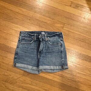 ON OG High Rise Short, size 8